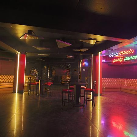 Rajhans Belliza Service Apartment Surat Esterno foto