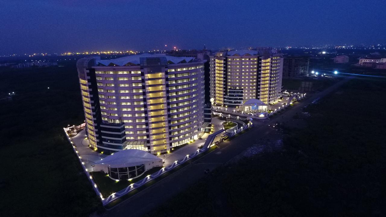 Rajhans Belliza Service Apartment Surat Esterno foto