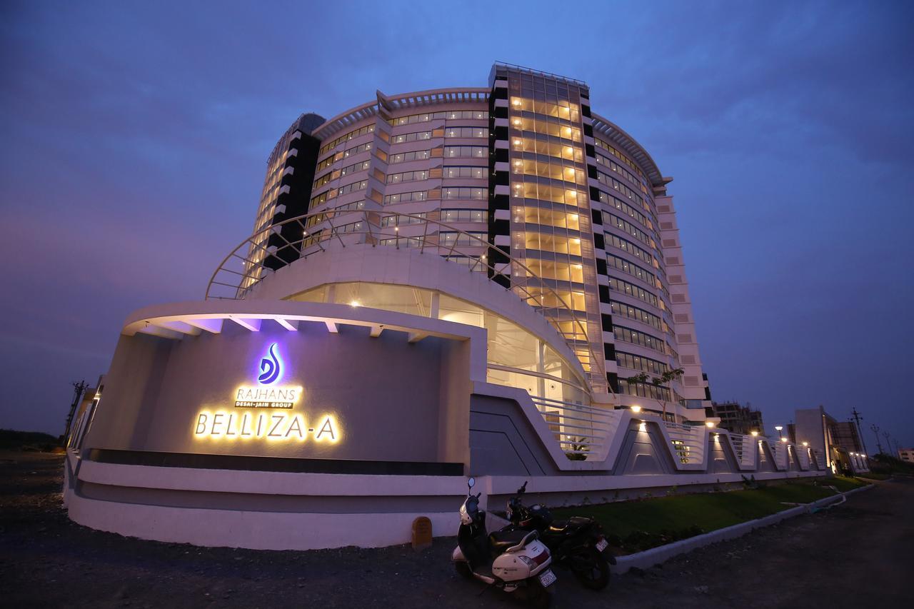 Rajhans Belliza Service Apartment Surat Esterno foto