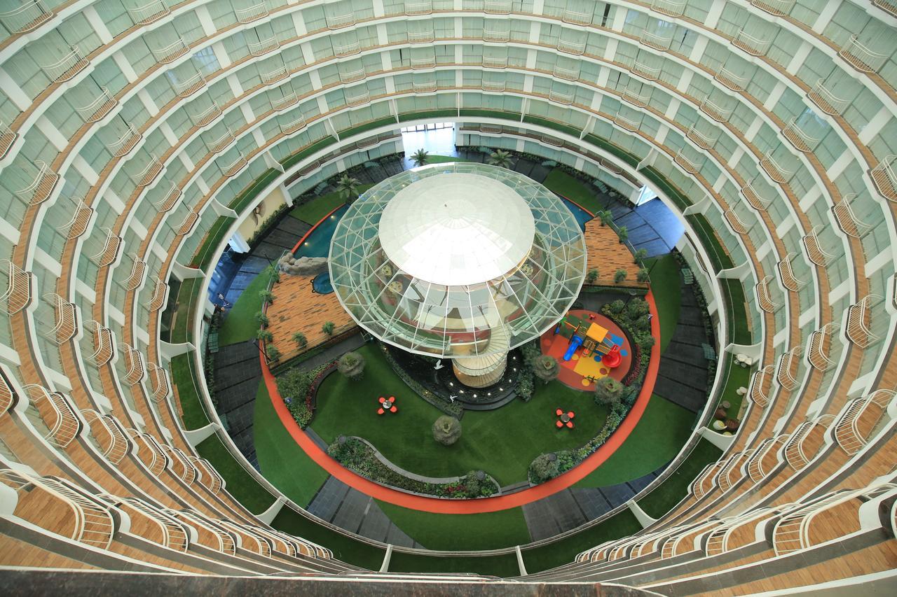 Rajhans Belliza Service Apartment Surat Esterno foto