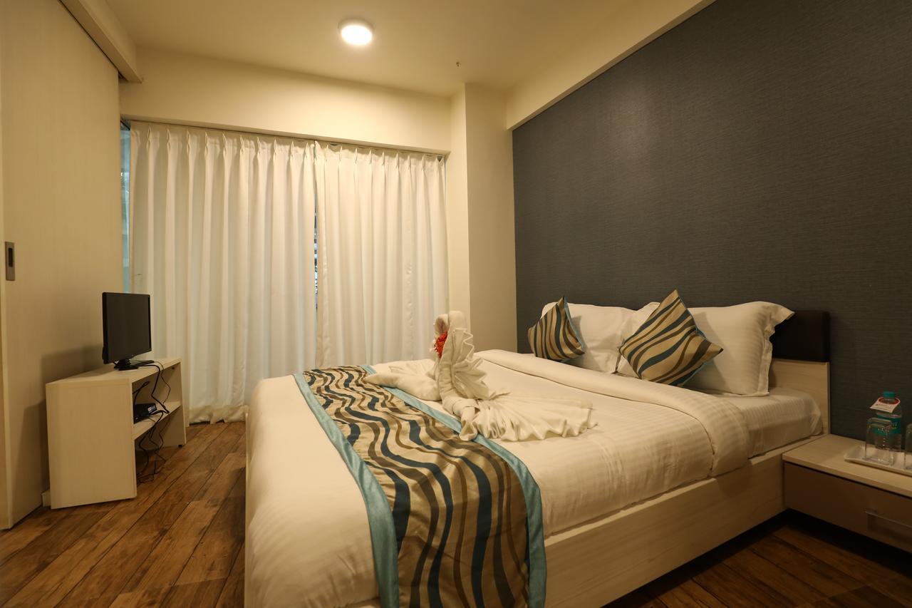 Rajhans Belliza Service Apartment Surat Esterno foto