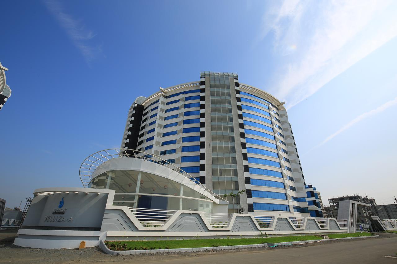 Rajhans Belliza Service Apartment Surat Esterno foto