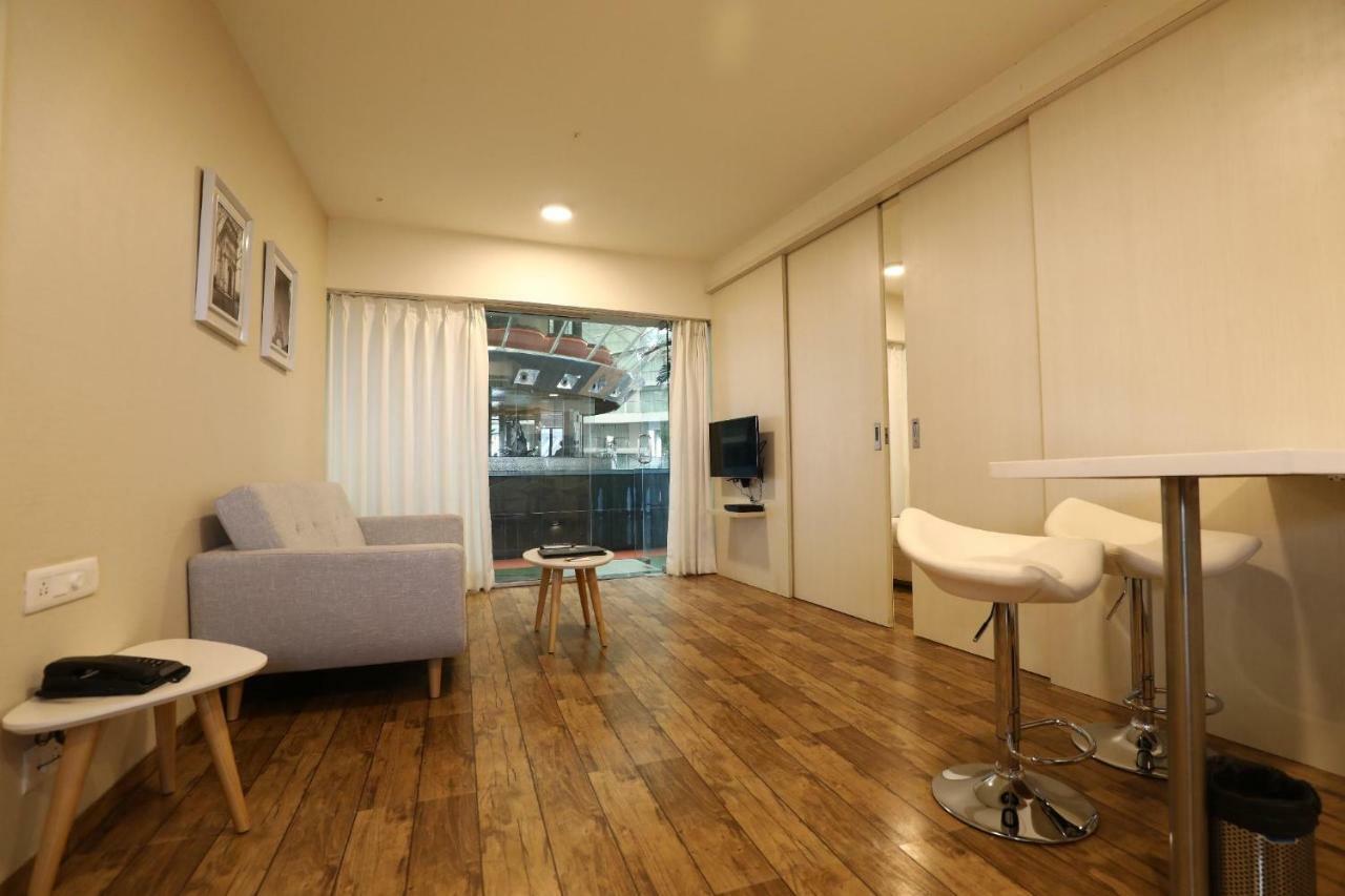 Rajhans Belliza Service Apartment Surat Esterno foto